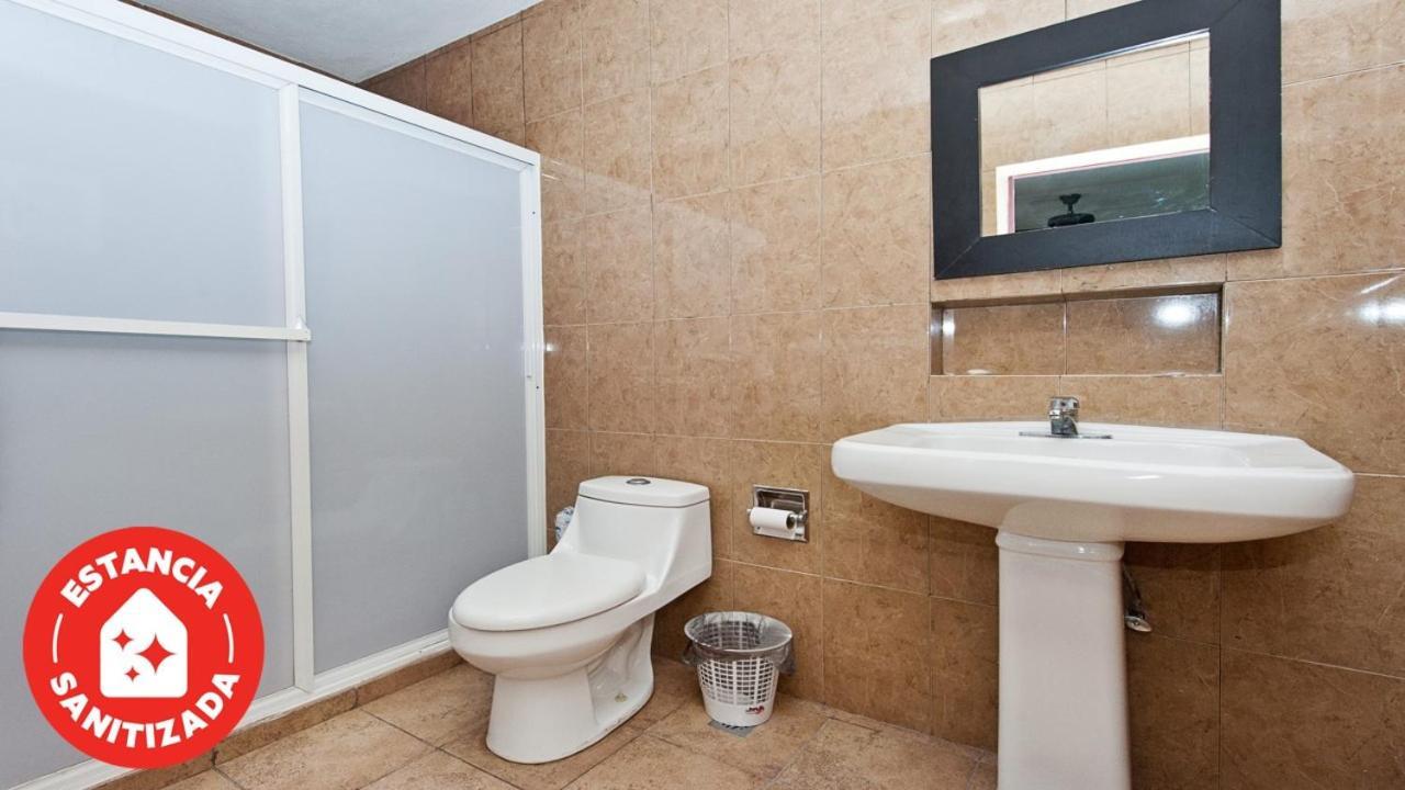 Econosuites Monterrey Esterno foto