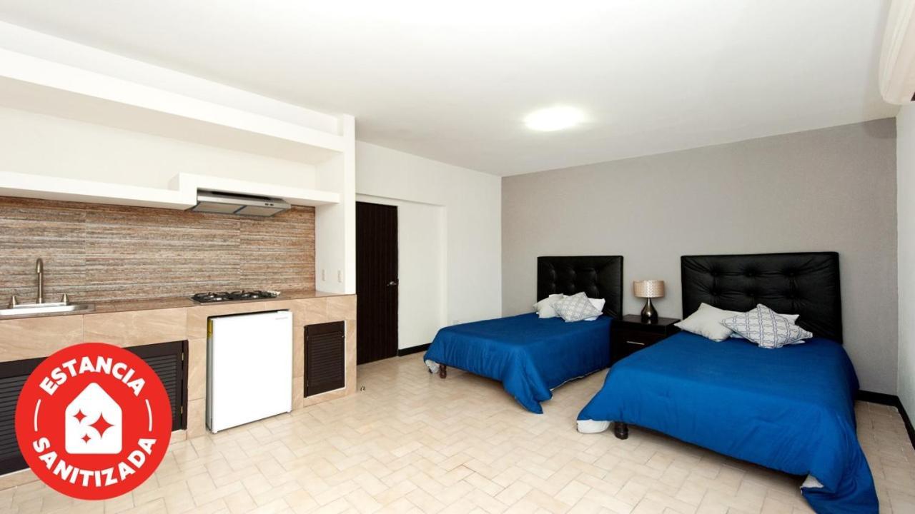 Econosuites Monterrey Esterno foto