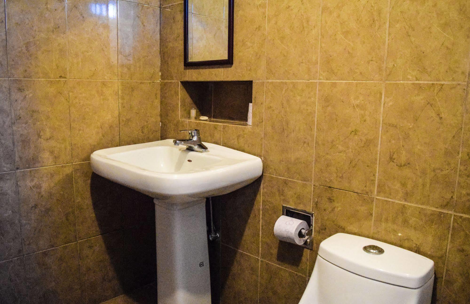 Econosuites Monterrey Esterno foto